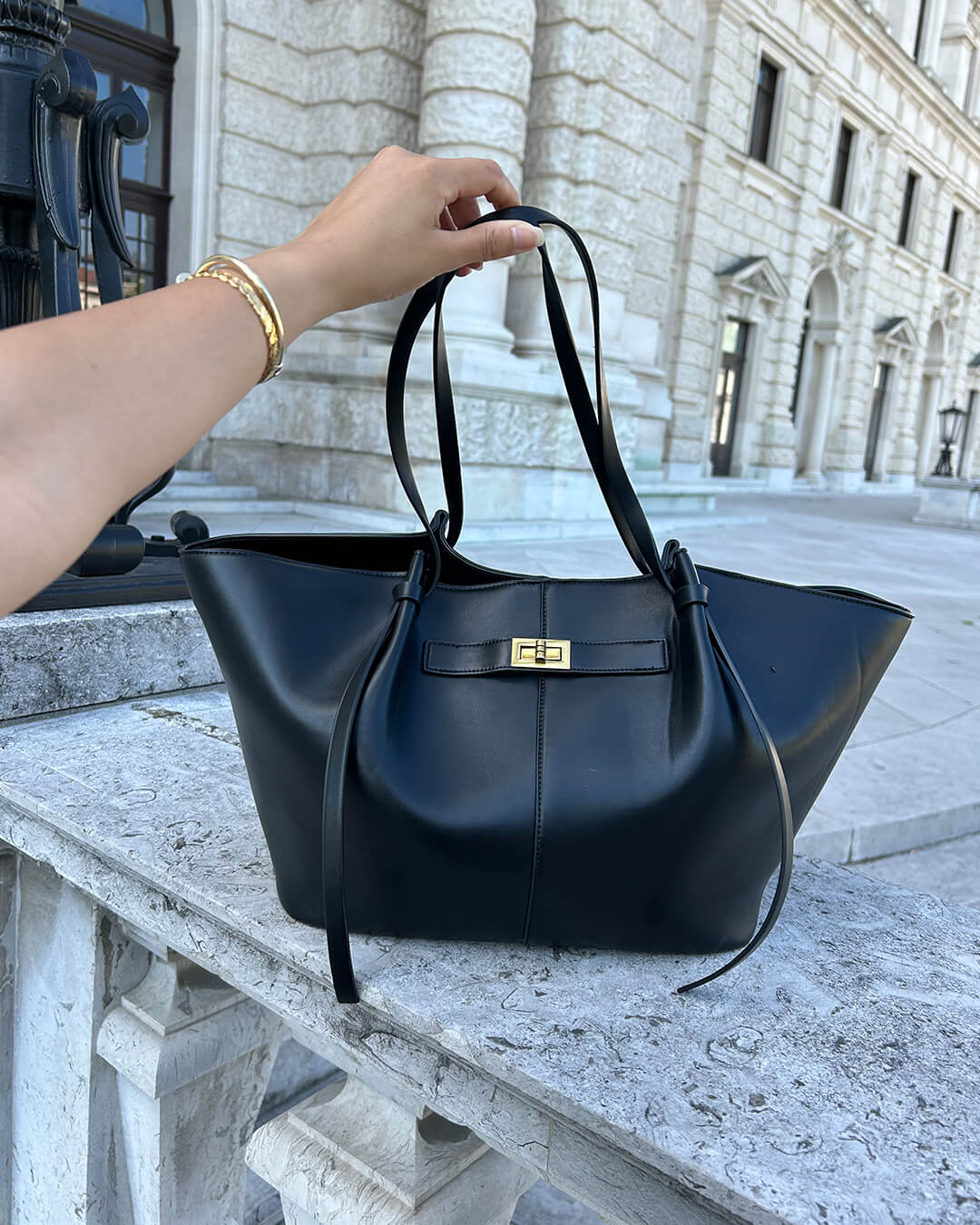 LAIR| Luxe Curve Shopper